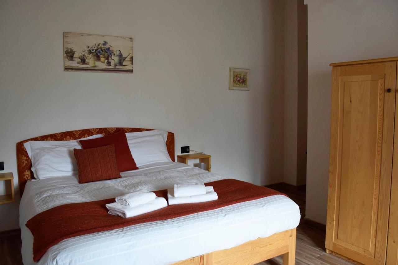 La Tana Del Tasso Rooms&Breakfast Camerata Cornello Εξωτερικό φωτογραφία