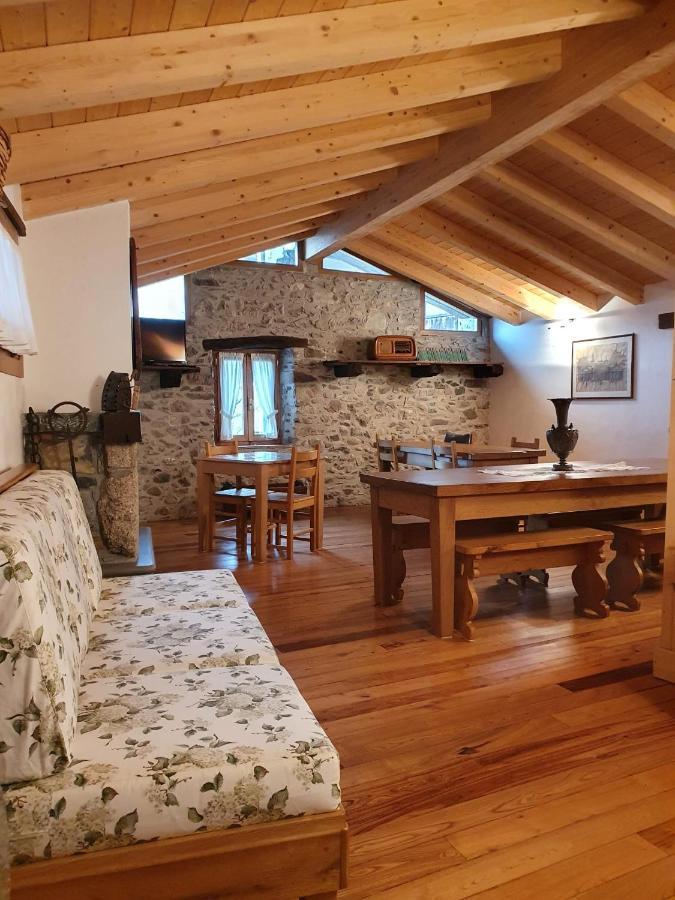 La Tana Del Tasso Rooms&Breakfast Camerata Cornello Εξωτερικό φωτογραφία