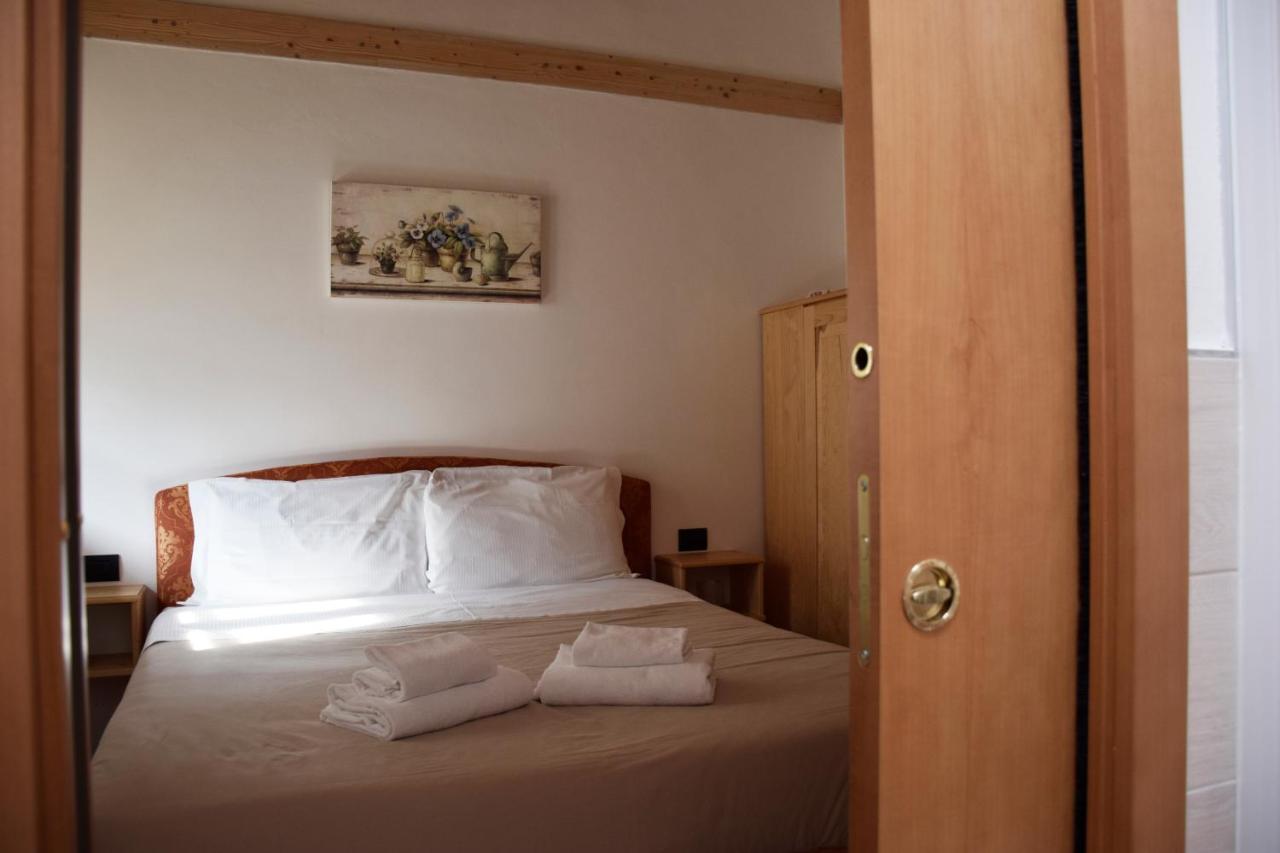 La Tana Del Tasso Rooms&Breakfast Camerata Cornello Εξωτερικό φωτογραφία
