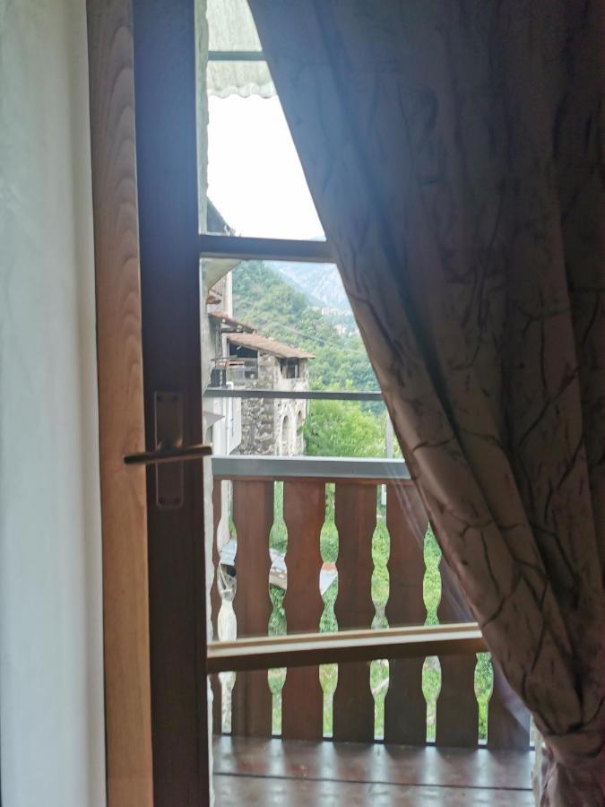 La Tana Del Tasso Rooms&Breakfast Camerata Cornello Εξωτερικό φωτογραφία