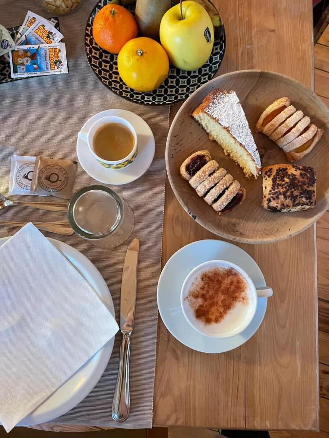 La Tana Del Tasso Rooms&Breakfast Camerata Cornello Εξωτερικό φωτογραφία