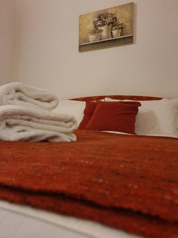 La Tana Del Tasso Rooms&Breakfast Camerata Cornello Εξωτερικό φωτογραφία