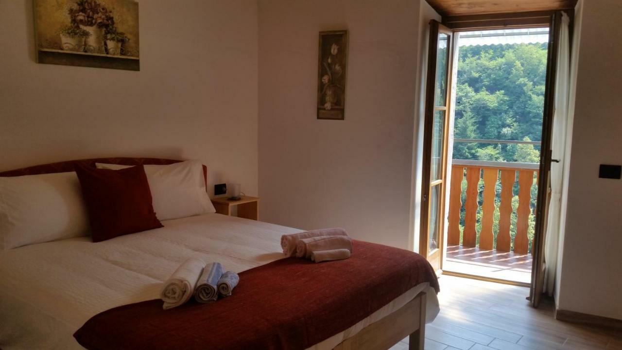 La Tana Del Tasso Rooms&Breakfast Camerata Cornello Εξωτερικό φωτογραφία